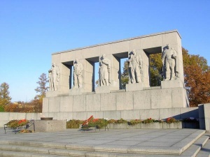 Мемориальный комплекс на Серафимовском кладбище